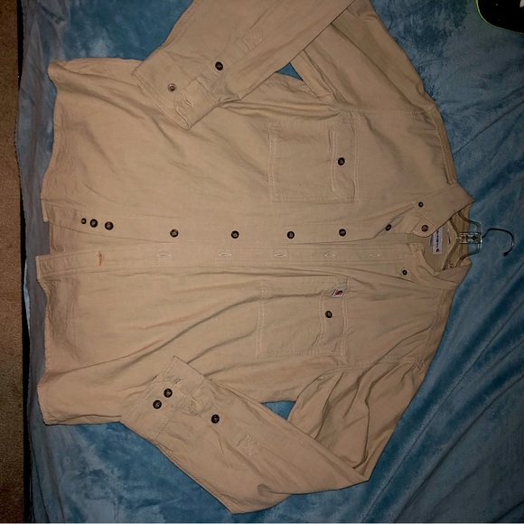 CARHARTT buttondown. - Picture 1 of 2